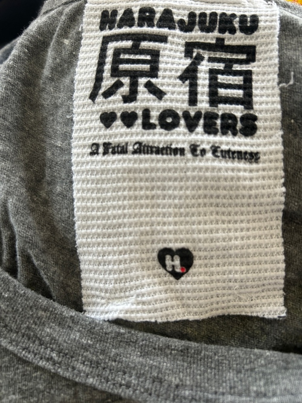 Harajuku Lovers Gray Tee with Harajuku Girl in Yellow Sweater, XL - Picture 10 of 11